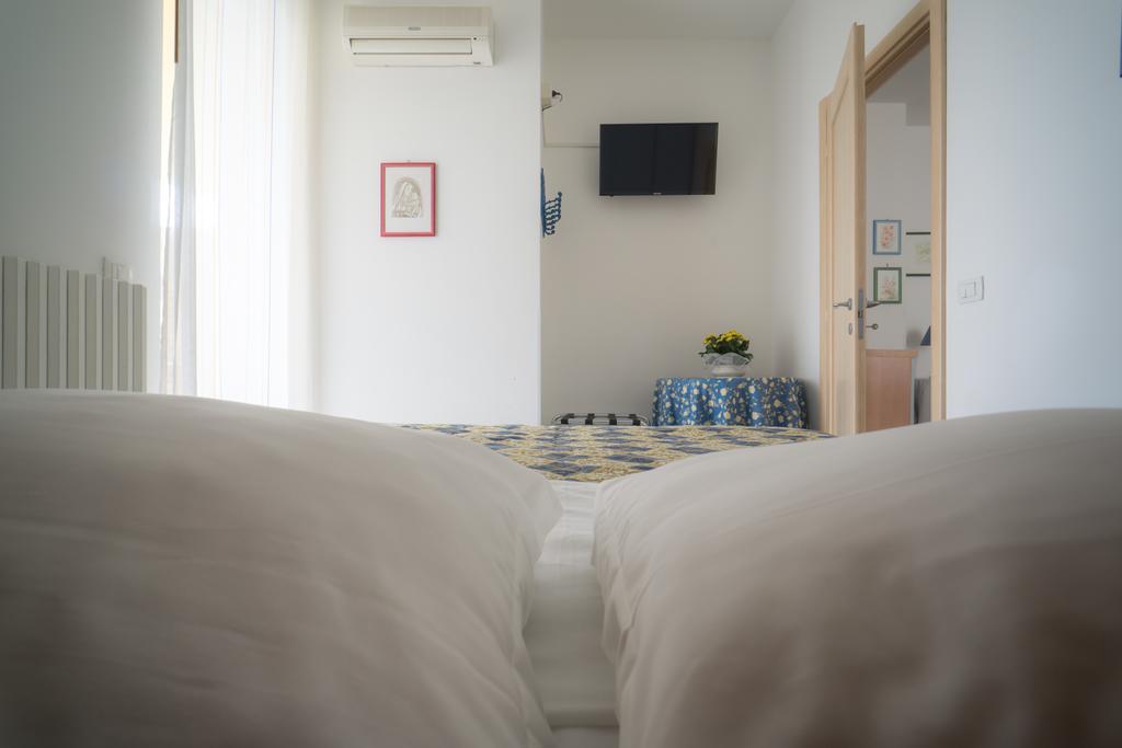 Hotel Residence Il Conero 2 Нумана Екстериор снимка