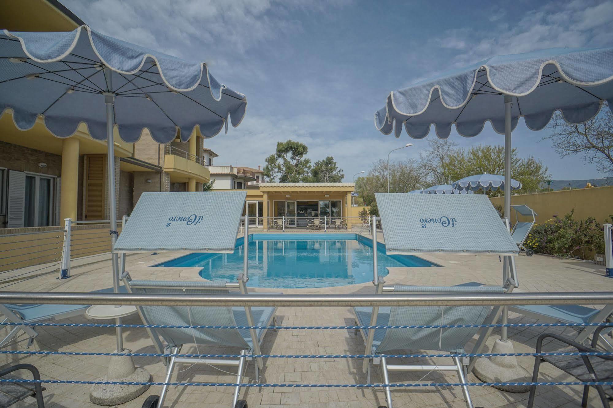 Hotel Residence Il Conero 2 Нумана Екстериор снимка