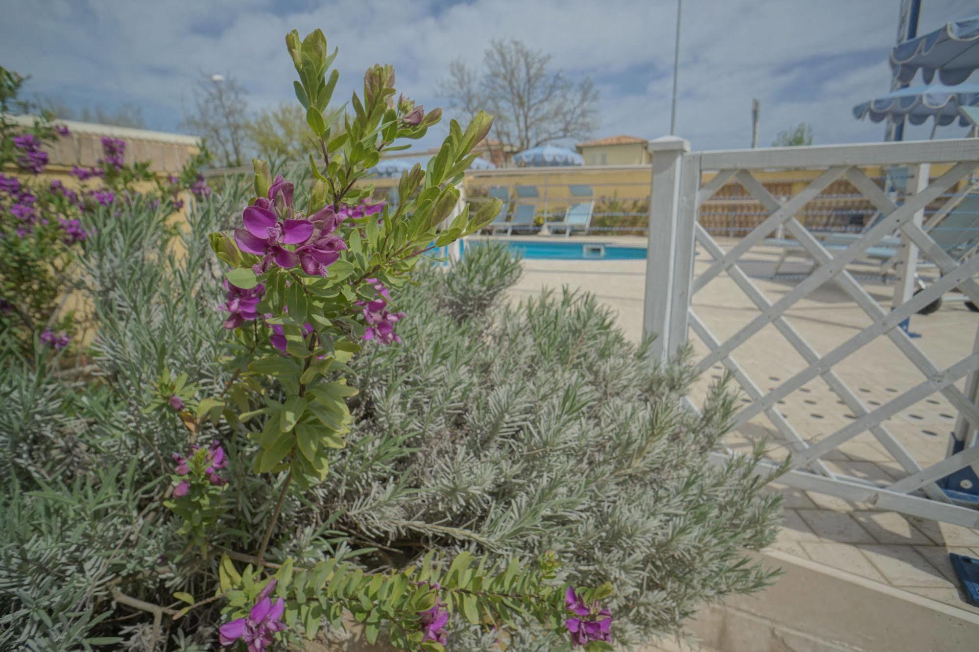 Hotel Residence Il Conero 2 Нумана Екстериор снимка